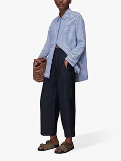 Fall Culottes Outfit, Bold Prints Fashion, Navy Linen Trousers Outfit, Navy Culottes Outfit, Navy Trousers Outfit, Navy Linen Trousers, Navy Pants Outfit, Linen Trousers Outfit, How To Style Culottes