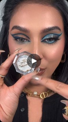 Panorama Mascara, Blue Cut Crease, Helpful Products, Cut Crease Tutorial, Simple Eyeshadow, Makeup For Black Skin, Cut Crease Makeup, Face Makeup Tips, Eye Tutorial