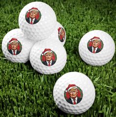 Vintage Christmas Santa Trump Golfballs 6 - Golf Donald Trump - Trump Santa Xmas Golf Gifts - Unique Christmas Golf Gift - Christmas Classic by KindSweatShirts on Etsy Vintage Christmas Wreath, Golf Christmas Gifts, Vintage Christmas Santa, Gag Gifts Christmas, Christmas Golf, Golf Theme, Santa Claus Hat, Christmas Classic, Vintage Golf