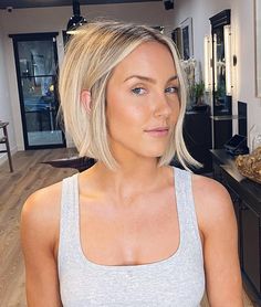 Neck-Length Blunt Blonde Bob Kort Bob, Chin Length Cuts, Κούρεμα Bob, Chin Length Haircuts, Chin Length Hair, Edgy Hair, Penteado Cabelo Curto, Short Blonde