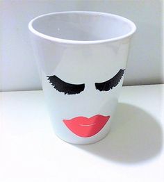 Lipstick Coffee Mug, Glam Coffee Cup, Boss Lady Mug, Gift for Her by kraftymckrafterson on Etsy https://www.etsy.com/listing/588683855/lipstick-coffee-mug-glam-coffee-cup-boss Lover Makeup, Boss Lady Mug, Makeup Artist Gifts, Coffee Mug Holder, Lavender Herb, Girls Personalized Gifts, Novelty Mugs, Etsy Wedding, Artist Gifts