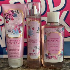 Strawberry Snowflake Bath And Body Works, Cute Christmas Wishlist Ideas, Strawberry Snowflakes Perfume, Strawberry Snowflake, Strawberry Snowflakes, Victoria Secret Perfume Body Spray