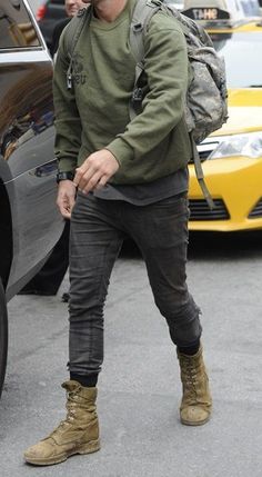 Shia Labeouf Style, Mens Street Style Summer, Herren Style, Jonathan Rhys Meyers, Shia Labeouf, Vans Converse, Mens Fashion Rugged, Rugged Style