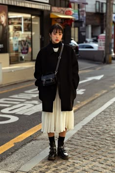 Seoul Street Style, Seoul Street, Japan Outfits, Japan Winter, Japan Outfit, Outfit Vintage, Asian Street Style