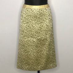 Vera Wang Green Gold Abstract Print Silk Lined Skirt Beautiful Condition. Made In Usa. New With Tags. Crafted In 50% Acetate / 32% Polyamida / 12% Metallic / 6% Nylon | Silk Lining Size 12 ~ 17" Waist X 20.5" Hips X 26" Length Vera Wang Princess, Cotton Pencil Skirt, Shibori Print, Satin Maxi Skirt, Floral Pleated Skirt, Printed Pleated Skirt, High Waisted Pencil Skirt, Metallic Prints, Printed Maxi Skirts