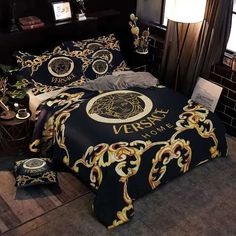 a bed room with a neatly made bed and pillows