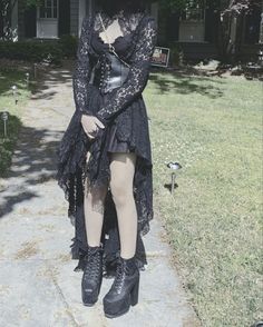 Goth Outfits With Long Skirts, Fairygoth Outfit, Goth 90s Fashion, Goth Prom Outfit, Goth Outfits For Women, Goth Dress Aesthetic, Tomboy Goth, Romantic Goth Fashion