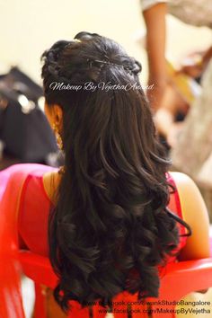 Indian Bride Engagement, Dressy Hairstyle, Wedding Hairstyles Curly, Engagement Hairstyle, Braid Curls, Curly Braid