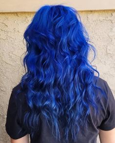 Caribbean blue hair dye Classic smooth Caribbean blue hair color ideas - color de pelo azul Primary Hair Colors, Cobalt Blue Hair Color, Dimensional Blue Hair, Indigo Blue Hair, Cobalt Blue Hair, Curly Blue Hair, Vibrant Blue Hair