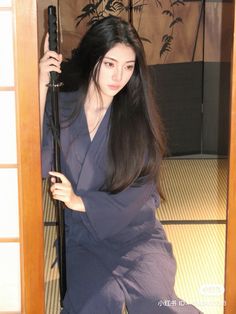 Yakuza Girl, Photo Japon, Japan Woman, 인물 사진, Girls Makeup, Japanese Women, Kimonos, Aesthetic Girl, Pretty Outfits