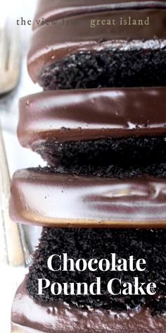 slices of chocolate pound cake Chocolate Loaf Cake, Ganache Cake, Easy Chocolate Cake, Best Chocolate Cake, Creamy Chocolate, Savoury Cake, Chocolate Cake Recipe