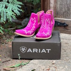 Classic Dixon style bootie by Ariat in a Bright, Hot Pink Cut out ankle design Full leather bootie 2.75" heel, 6" upper height sizes 6-11, whole and 1/2 sizes Western Style Nails, Western Shoes, Old Outfits, Western Wear Outfits, Floral Boots, Ariat Boots, Mom Fashion, Cute Boots, Western Booties