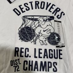 *Nwt* Men Nike Destroyers Rec League Champs Dist 1972 Vintage Retro Style T-Shirt Size: Xl Color: Off-White/Blue Writing Style Code: Fq6172-133 Vintage College Shirts, 90s Sports, Combat Shirt, Writing Style, Men Nike, College Shirts, Retro Sports, Vintage Sportswear, Nike Shirt