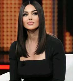 Demi Lovato Medium Length Hair, Haircuts For Woman With Long Hair, Cute Medium Length Haircuts Straight, Triangle One Length Below The Shoulder, Dark Straight Medium Length Hair, Hair One Length, Dark Brown Hair Straight Medium, Lob Hairstyle Straight, Sleek Straight Bob