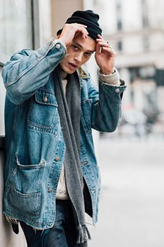 MEN AND HIS WEAR Hipster Man, Street Look, Mode Inspo, Sneakers Men Fashion, Vogue Paris