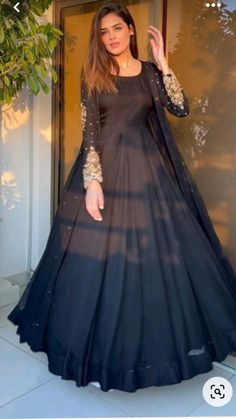 Long Suit Design, Latest Gown Designs Party Wear, Frock Suit, Feroze Khan, Umbrella Dress, Ethnic Dresses, Kurti Dress, Gown With Dupatta, Formal Clothes