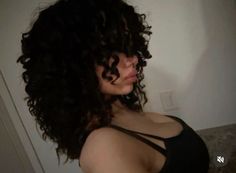 Lina Core, Bellatrix Black, Flipagram Instagram, Cute Curly Hairstyles, Medium Curly Hair Styles, Beautiful Curly Hair, Aesthetic People, Dream Hair, Curly Girl