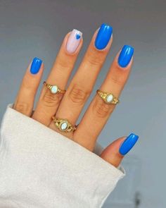 Fun Manicure Ideas, Royal Blue Nails Designs, Nails Art Tutorial, Royal Blue Nails, Blue Gel Nails, Heart Nail Designs, Nagellack Trends, Heart Nail, Easy Nails