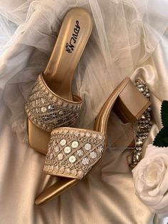 Indian Bridal Footwear, Traditional Heels Indian, Indian Wedding Heels, Bridal Footwear Indian Wedding Shoes, Bridal Heels Indian Weddings, Golden Heels Wedding, Bridal Footwear Indian, Indian Sandals, Embroidery Heels