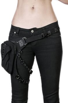 Thigh Bag, Thigh Holster, Holster Bag, Leather Ideas, Estilo Hippie, Leg Bag, Utility Belt, Kat Von D, Hip Bag