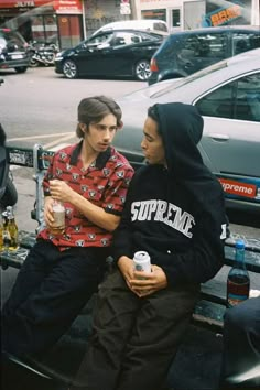 Supreme x Raiders 2019 Spring Collection: Where to buy Streetwear Photoshoot, Youth Culture, Twill Shorts, Streetwear Men Outfits, Mens Streetwear, Fashion Mode, Photography Inspo, Daily News, Fitness Inspo