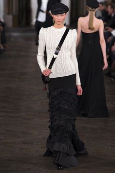 ralph lauren Ralph Lauren Winter, Ralph Lauren Looks, Ralph Lauren Fall, Fashion Week Trends, Knit Maxi Skirt, Ralph Lauren Style, Runway Trends