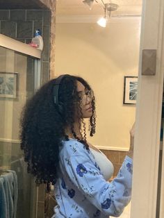 Type 4 Hair Ponytail, Curly Hair Micro Links, Headphones Aesthetic Curly Hair, Type 4 Hair Aesthetic, Black Girls Long Hair Natural, 4b Long Hair, 3c Hairstyles Long, Long Curly Hair Black Women, Long Afro Hairstyles