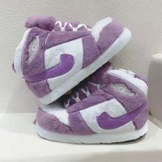 Purple Slippers, Nike Slippers, Fluffy Shoes, Nike Shoes Girls, Jordan Shoes Girls, Jordan Shoes Retro, All Nike Shoes