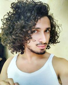 Men's Curly Hairstyles, Medium Length Curly Hair, Male Hair, Beard Hairstyle, Mens Hair, Haircuts For Curly Hair, Corte De Cabelo Masculino, Wavy Curly Hair