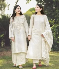 Off White Kurti Designs, Kurti Designs Party Wear, Designer Party Wear Dresses, Stylish Dress Book, Pakistani Dress