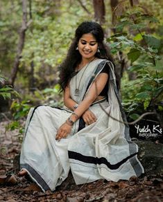 saree beauty Vishu Photoshoot, Saree Half Saree, Bride In Saree, Set Saree Kerala, Kerala Outfits, Onam 2024, Kerala Traditional Saree, Kerala Girl, Saree South Indian