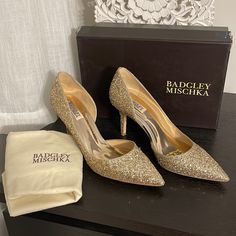 Badgley Mischka Gold Glitter Pumps 9.5 Wore Once For Bridal Shower Bridal Shower Colors, Glitter Pumps, Badgley Mischka Shoes, Badgley Mischka, Gold Glitter, Shoes Women Heels, Bridal Shower, Shoes Heels, Pumps