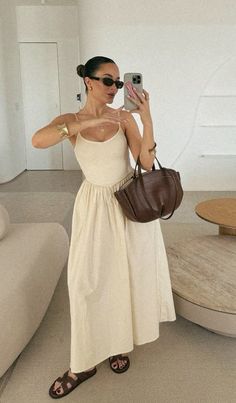 Cute Neutral Outfits, Brown Dress Summer, Minimalist Summer Outfit, Mood 2024, Feminine Casual, Neutral Outfits, Summer Holiday Outfits, Minimalist Summer, Modest Dresses Casual