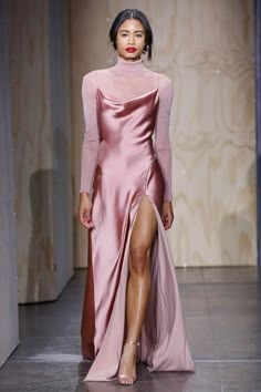 Sister Aesthetic, Slip Dress Outfit, בר מצווה, Satin Gown, Jonathan Simkhai, Looks Style, Mode Inspiration, Fancy Dresses, Fashion Street