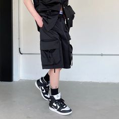 47886835745056|47886835777824|47886835810592 Summer Korean Style, Men Waist, Shorts Sweatpants, Work Shorts, Functional Fashion, Black Work, Japanese Streetwear, Cargo Shorts Men, Shorts Men