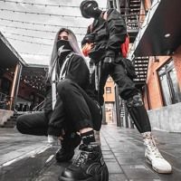 Techwear Couple, Techwear Streetwear, Japanese Street Wear, Tech Wear Fashion, Techwear Outfits, Foto Top, Techwear Fashion, Shotting Photo, Cyberpunk Fashion