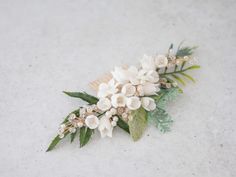 This beautiful hair comb is a lovely accessory, perfect for a party, or wedding.  Our stunning faux flowers look like the real. Flower Hair Comb Wedding, Pearl Bridal Hair Comb, Floral Hairpiece, Hairpiece Wedding, Pearl Bridal Hair, Bridal Hair Combs Pearl, Wedding Hair Jewelry, Bride Floral, Wedding Green