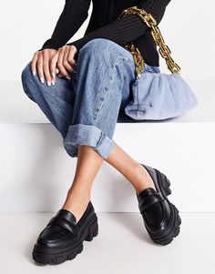 Chunky Loafers Outfit Style, Chunky Loafers Outfit, Black Loafers Outfit, Loafers For Women Outfit, Outer Style, Pointed Loafers, Backless Loafers, Loafers Outfit, Studded Loafers