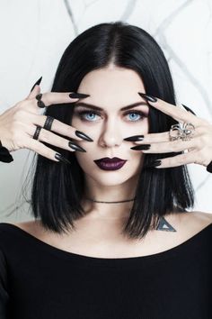 #naildesign #nailart #halloweennailart  #halloweennaildesigns #halloweennailsideas  #halloweennail #fallnails #fallnailideas #pinterestnails #nailideasacrylic Classic Nail Polish, Coat Set, Goth Glam, Green Nail Polish, Glamorous Nails, Nails Halloween, Brunette Woman, Trendy Nail Design