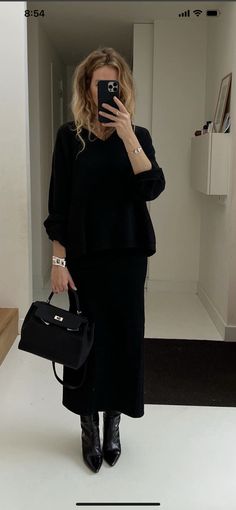 Black Skirt Outfits, Outfit Trends, Winter Mode, Wardrobe Style, Autumn Outfit, Winter Fashion Outfits, Office Fashion