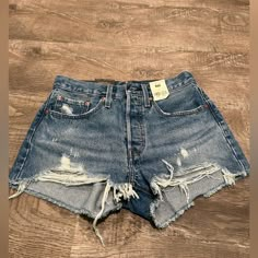 The Classic Levi’s 501 Cut Off Shorts. Perfect Summer Short. Never Worn. Jean Shorts Levis, Trendy Blue Levi's Jean Shorts, Dark Jean Shorts, 501 Levi Shorts, Levis Shorts, Jean Shorts Outfit Summer, Levi’s Jean Shorts, Short Shorts, Levi’s 501 Shorts