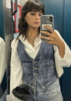 Waistcoat Outfit Women, Vest Outfits Aesthetic, Jean Vest Outfits, Denim Vest Outfit, Waistcoat Outfit, Outfit Aesthetics, Vest Outfit, Looks Country, Jean Vest