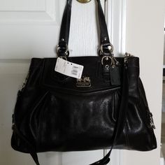 Sv/Bk Mad Lth Carryall Signature Tote Bag W/Shouder Strap Option. Dreamy Wardrobe, Fav Products, Coach Tote Bags, Bag Details, Coach Tote, Purse Styles, Big Bags