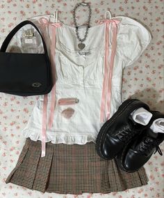 Lana Del Rey Style, French Coquette, Outfit Of The Day Summer, Affirmation Motivation, Dior Outfit, Black Heel Boots, Fan Girl, Blouse Outfit