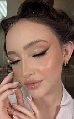 Machiaj Smokey Eyes, Classy Makeup, Glam Wedding Makeup, Formal Makeup, Smink Inspiration, Glam Makeup Look