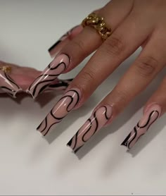 Easy Nail Polish Ideas, White Spaghetti Strap Crop Top, Easy Nail Polish, Shorts Embroidery, Nail Polish Ideas, Nails Art Designs, Drip Nails, Polish Ideas