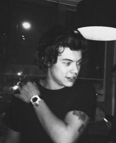 Frat Harry Styles, Modern Philosophy, Harry Styles Edits, Bad Photos, English Men