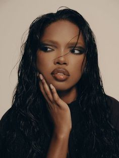 Ryan Destiny Aesthetic, Ryan Destiny, 90s Makeup Look, Model Headshots, 90s Makeup, Beauty Photoshoot, Photoshoot Themes, Beauty Shoot, Photoshoot Concept