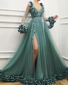 Prom Dress V Neck, Green Evening Dress, Green Tulle, Custom Prom Dress, Long Sleeve Prom, Tulle Ball Gown, Beauty Dress, Prom Dresses Long With Sleeves, Ball Gown Dresses