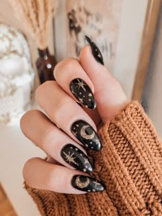 Witch Nails, Witchy Nails, Halloween Acrylic Nails, Cute Nails For Fall, October Nails, Gold Nail, Her Nails, Halloween Nail Designs, Star Nails